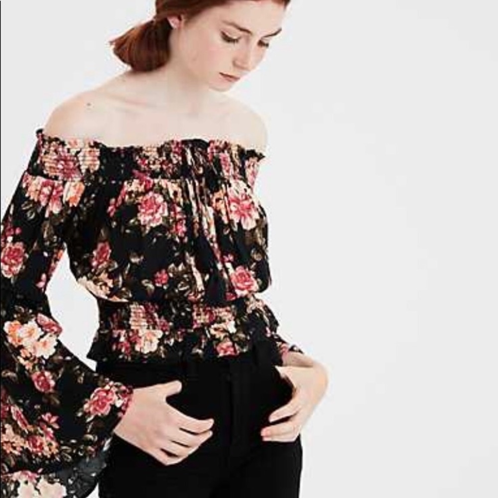 NWT American Eagle Off Shoulder Floral Top